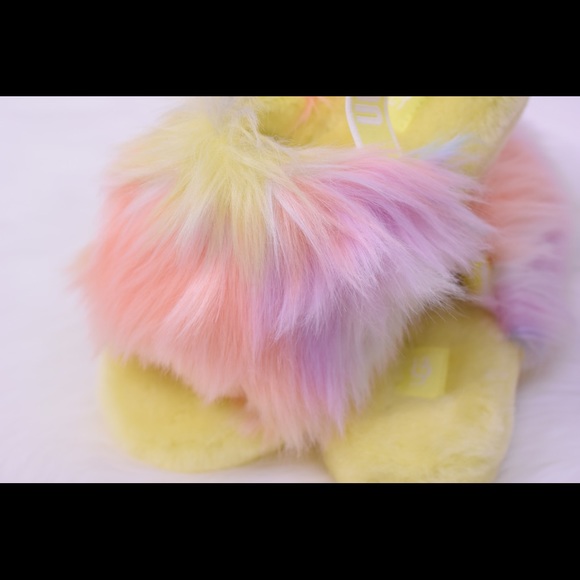 UGG Fluff Yeah Slide - Picture 7 of 10
